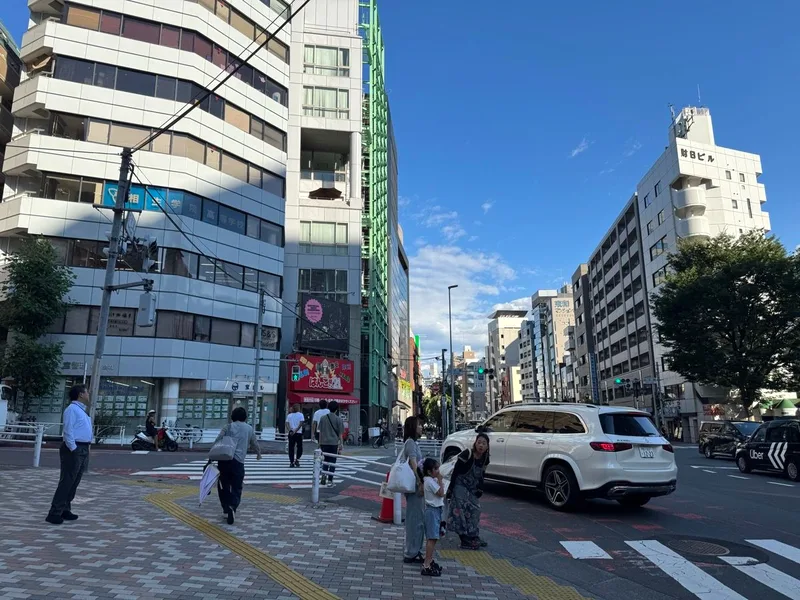 並木橋交差点の横断歩道